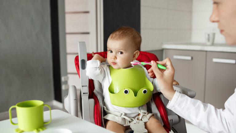 Żywienie niemowląt, czyli ile powinno zjadać moje dziecko?